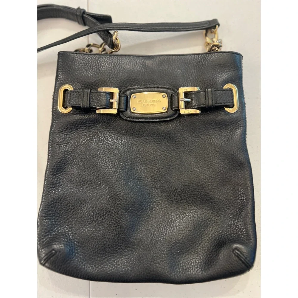 Michael Kors Black Pebbled Leather Crossbody Bag Gold Chain Buckle Detail Luxury